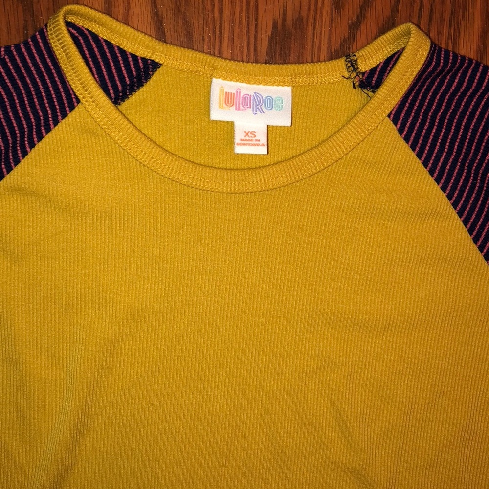 NWOT LuLaRoe Randy Top - Picture 4 of 5